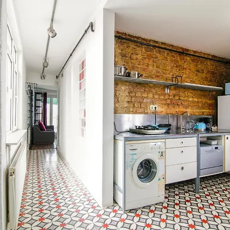 Outstanding Flat With And Sea View In Beyoglu Апартаменты