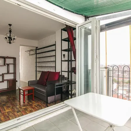 Апартаменты Outstanding Flat With And Sea View In Beyoglu Стамбул