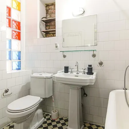 Апартаменты Outstanding Flat With And Sea View In Beyoglu Стамбул