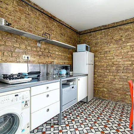 Outstanding Flat With And Sea View In Beyoglu شقة *